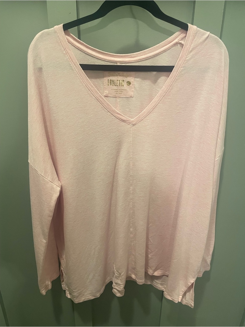 Lilly Pulitzer Luxletic pink V-neck long sleeve top Clifford large women’s L